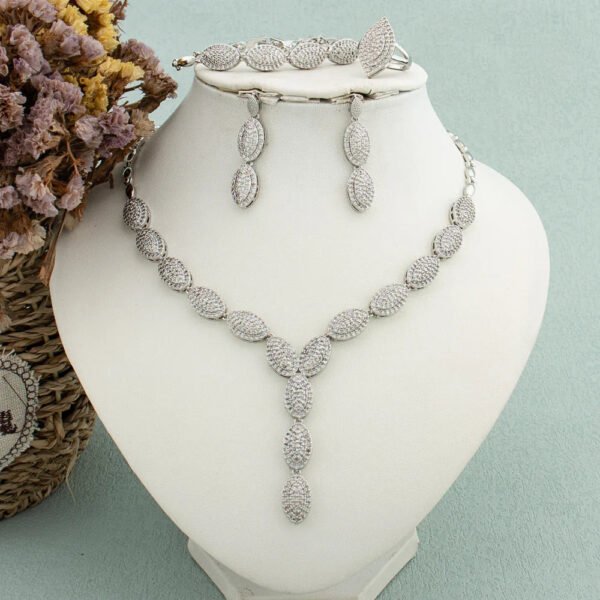 Yueming Luxury Wedding Jewelry Exquisite Set