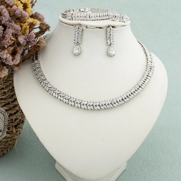 Yueming Luxury Party Jewelry Sleek Set