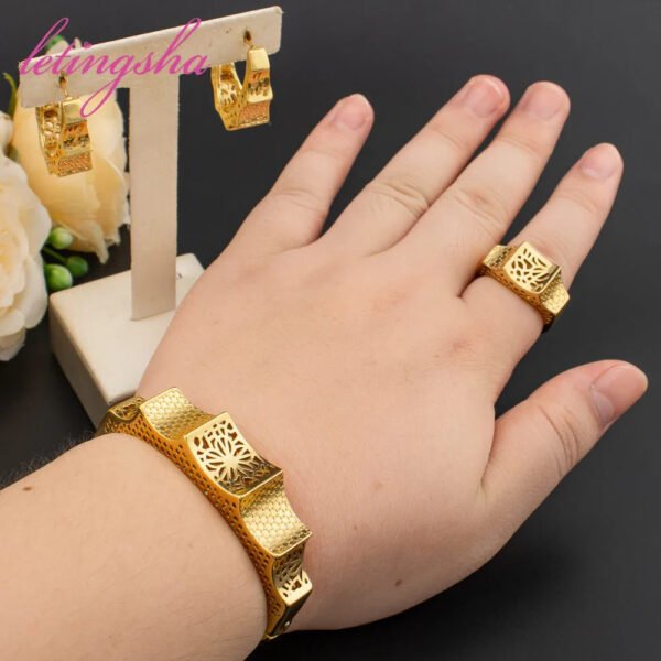 Yueming Fashion Statement Jewelry Set